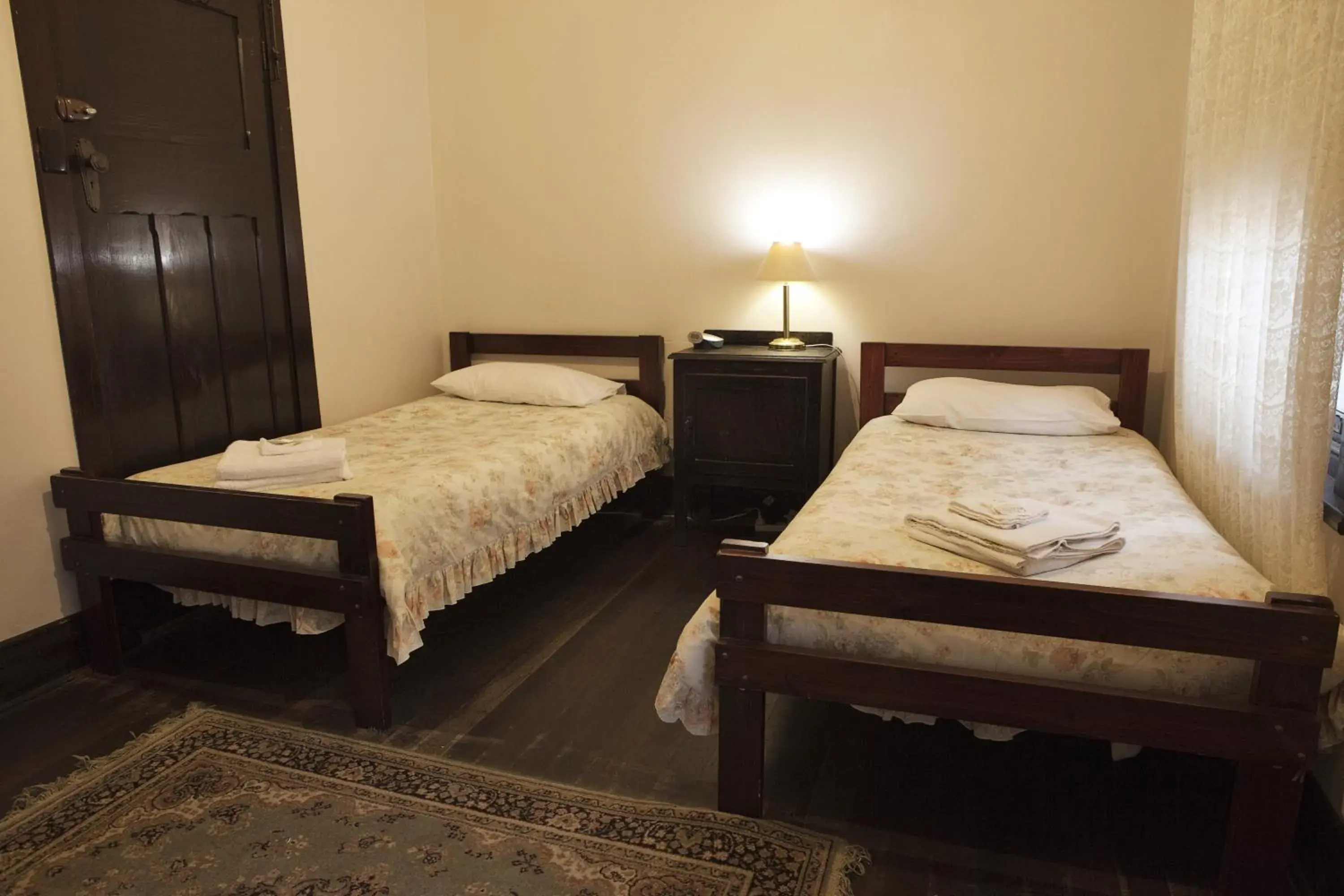 Standard Twin Room in The Rising Sun Hotel Standard Twin Room in The Rising Sun Hotel