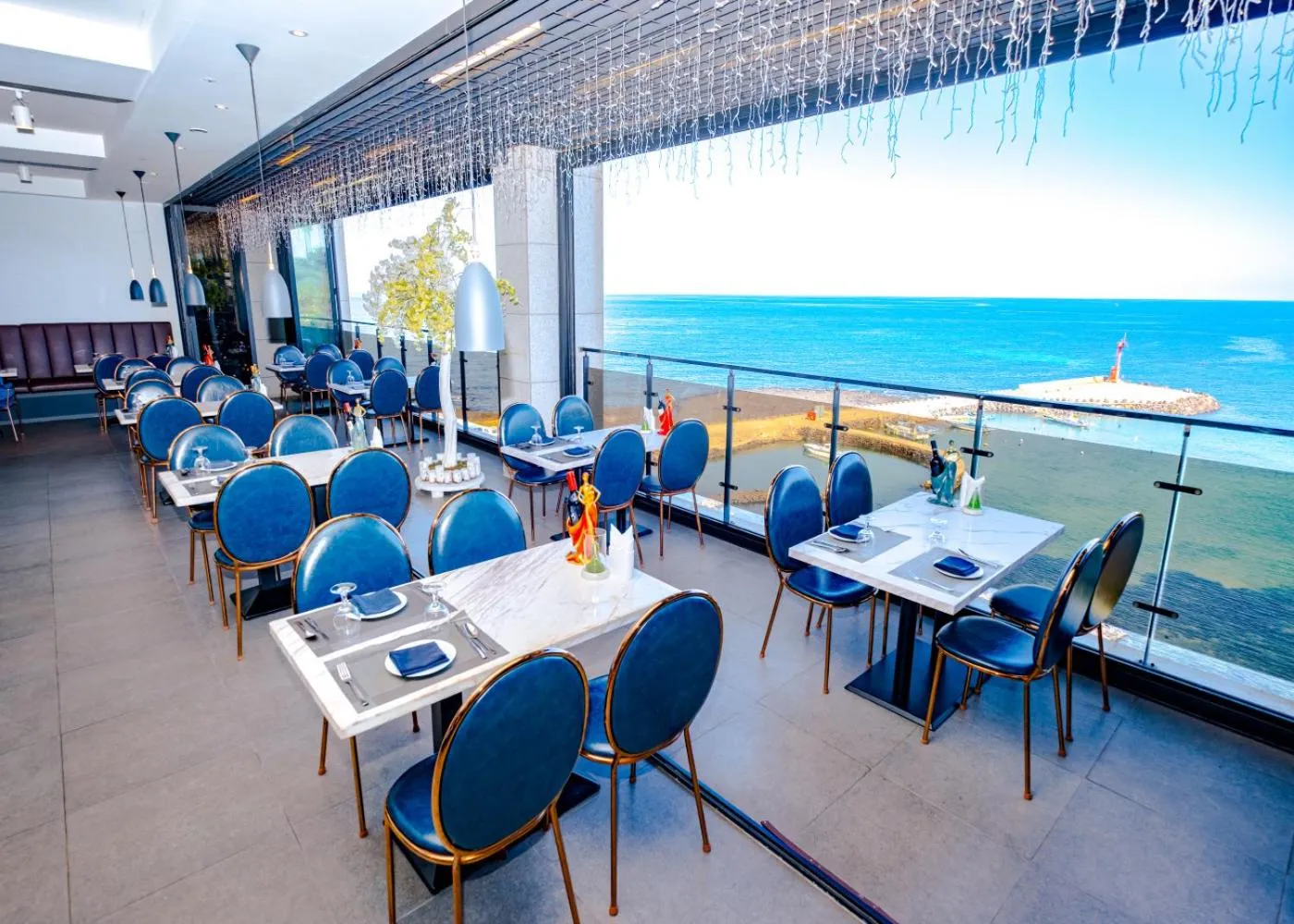 Restaurant/places to eat in Dyne Resort