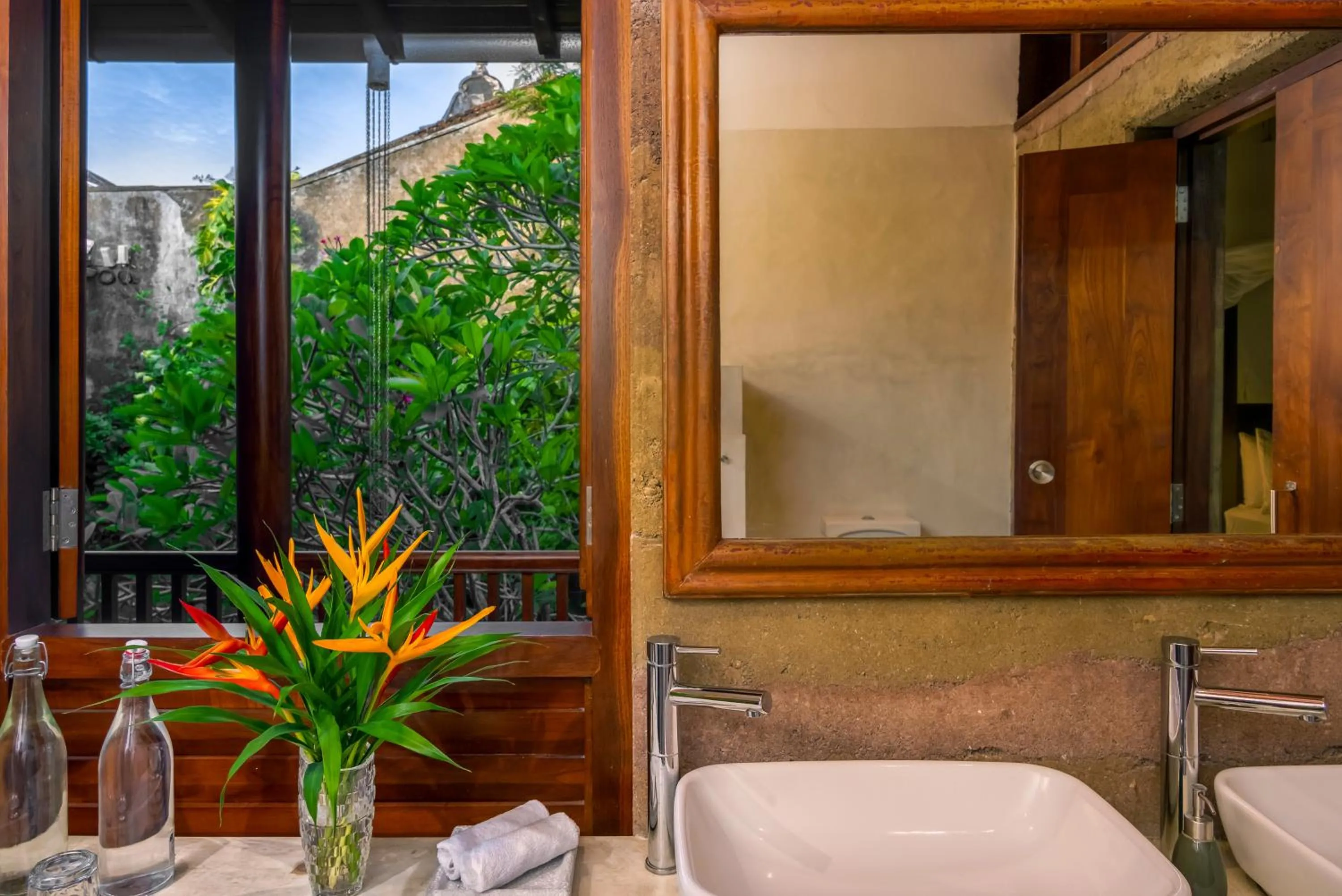 Day in No 05 Middle Street