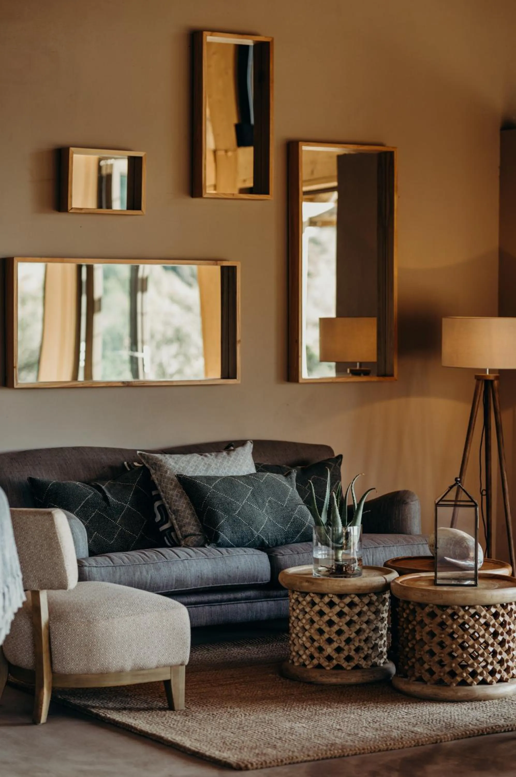 Living room in Bukela Game Lodge - Amakhala Game Reserve