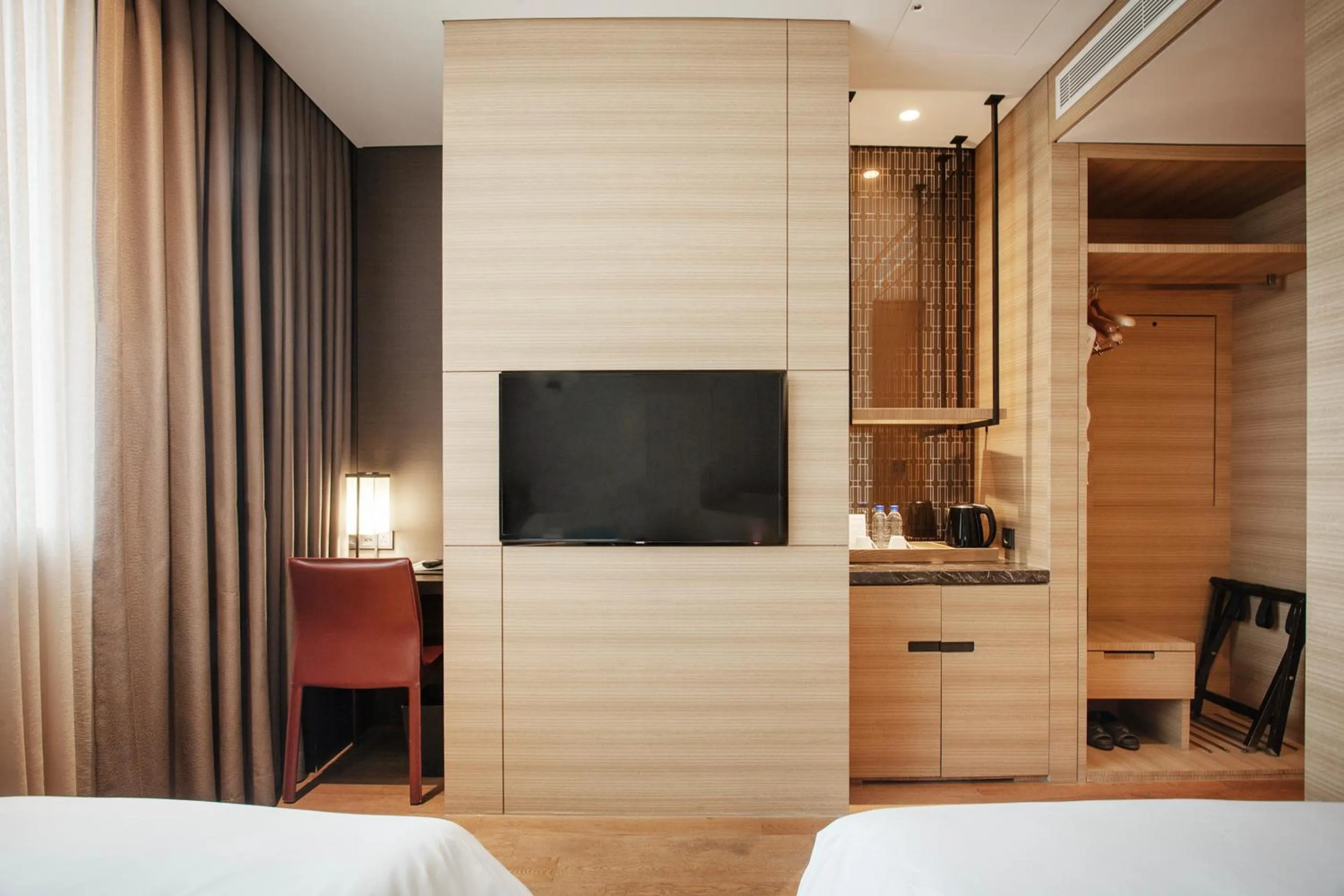 Bedroom, Bed in Crown Park Hotel Seoul Myeongdong