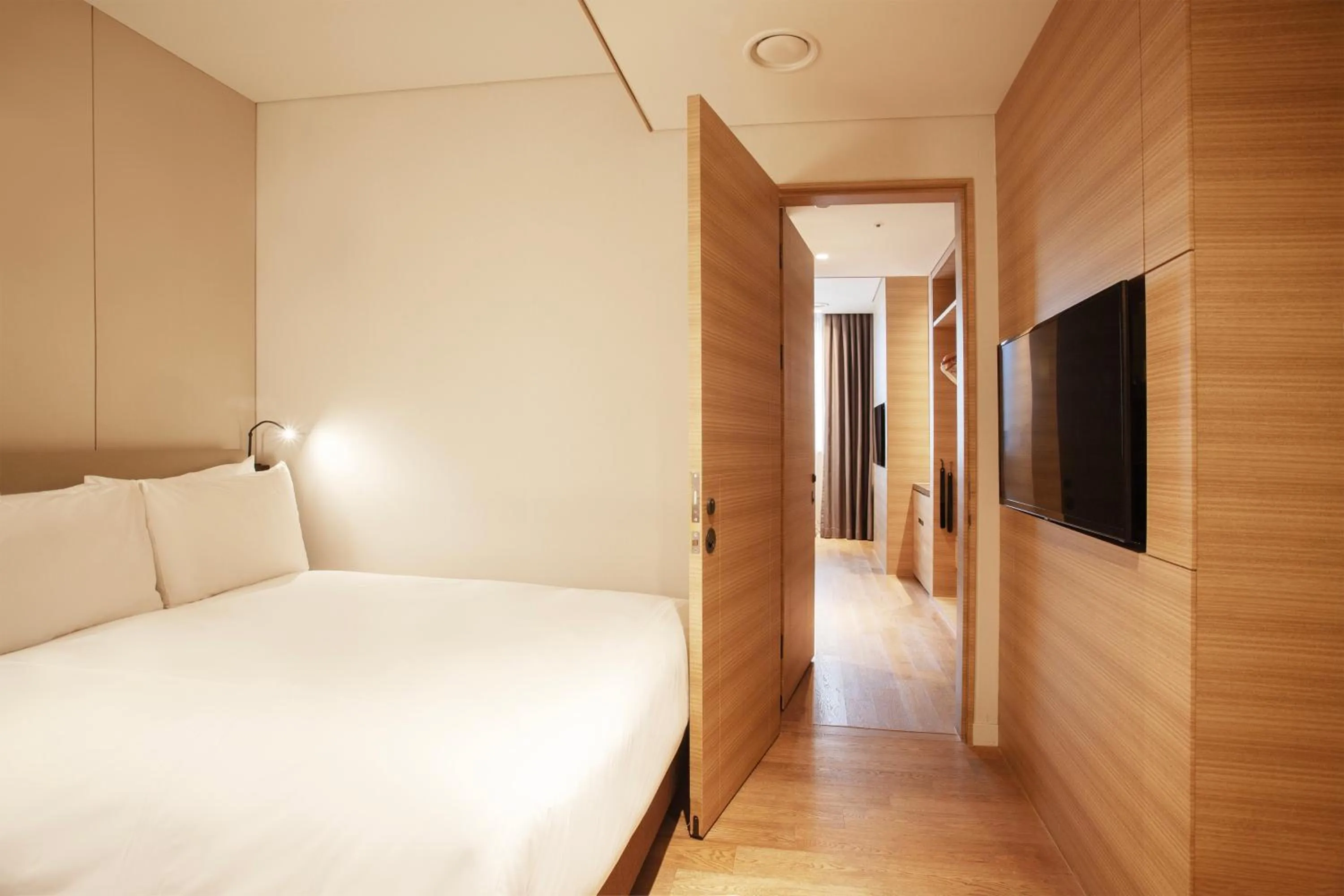 Bedroom, Bed in Crown Park Hotel Seoul Myeongdong