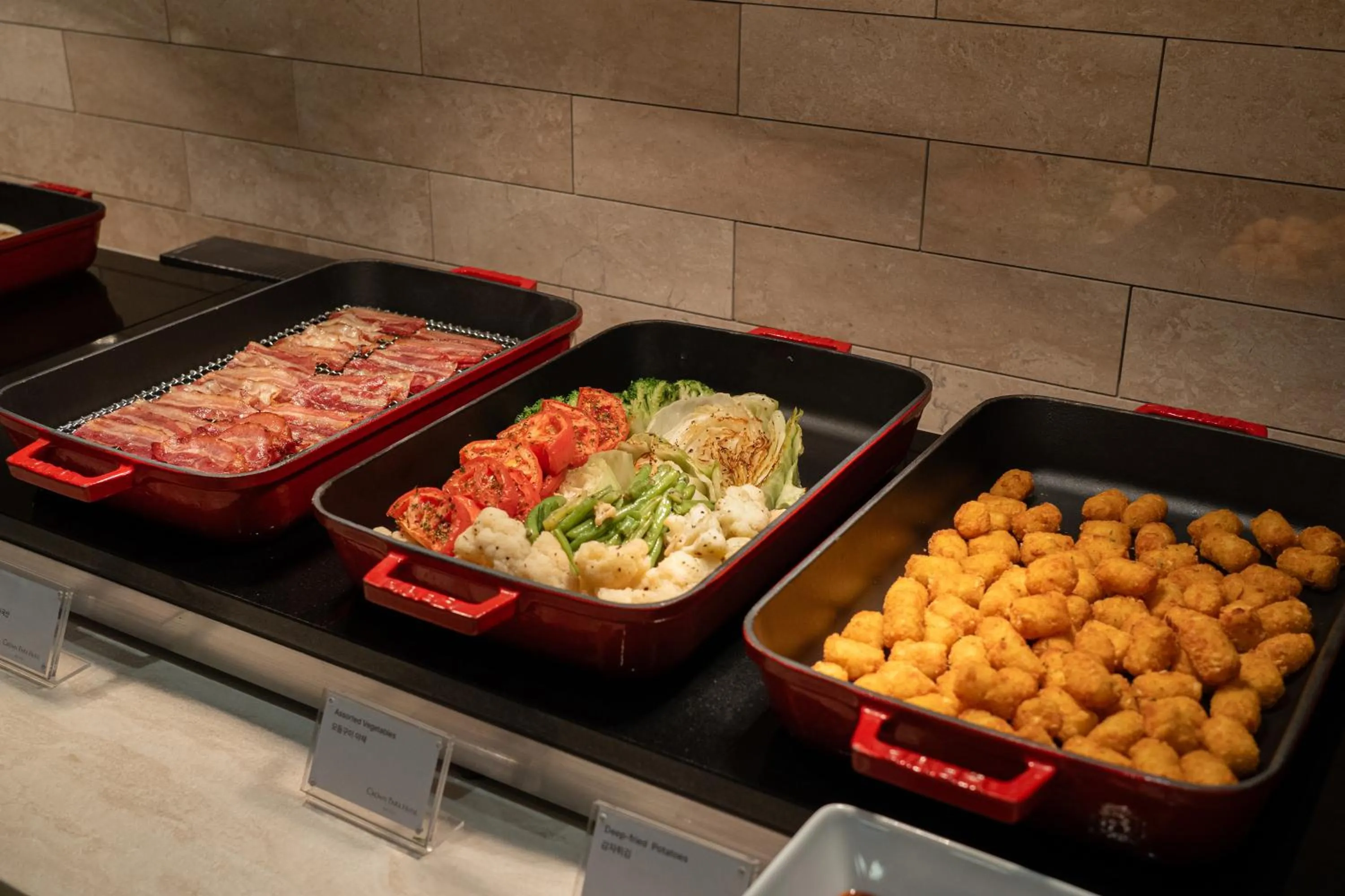 Restaurant/places to eat in Crown Park Hotel Seoul Myeongdong