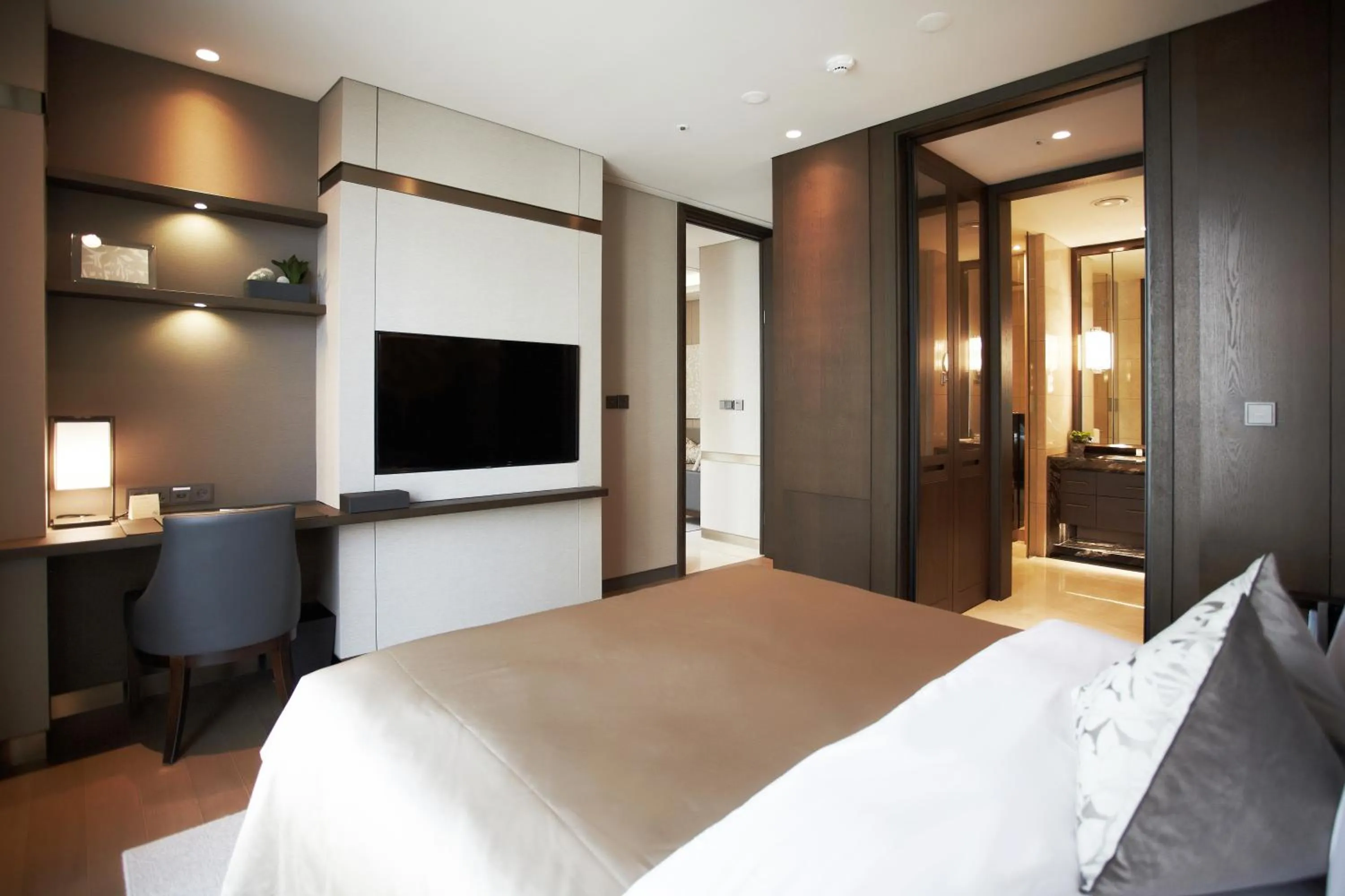 Bed in Crown Park Hotel Seoul Myeongdong
