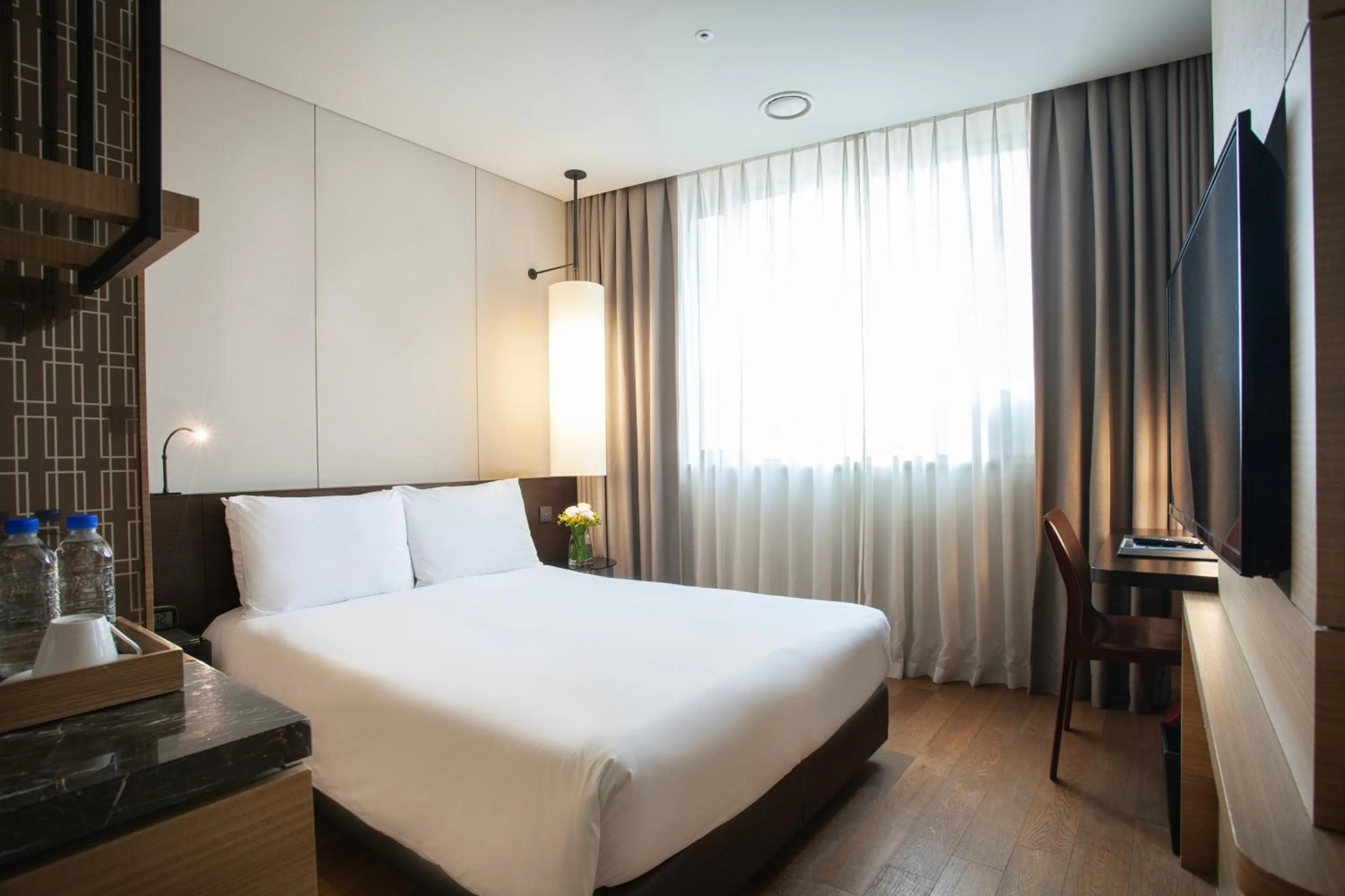 Bedroom, Bed in Crown Park Hotel Seoul Myeongdong