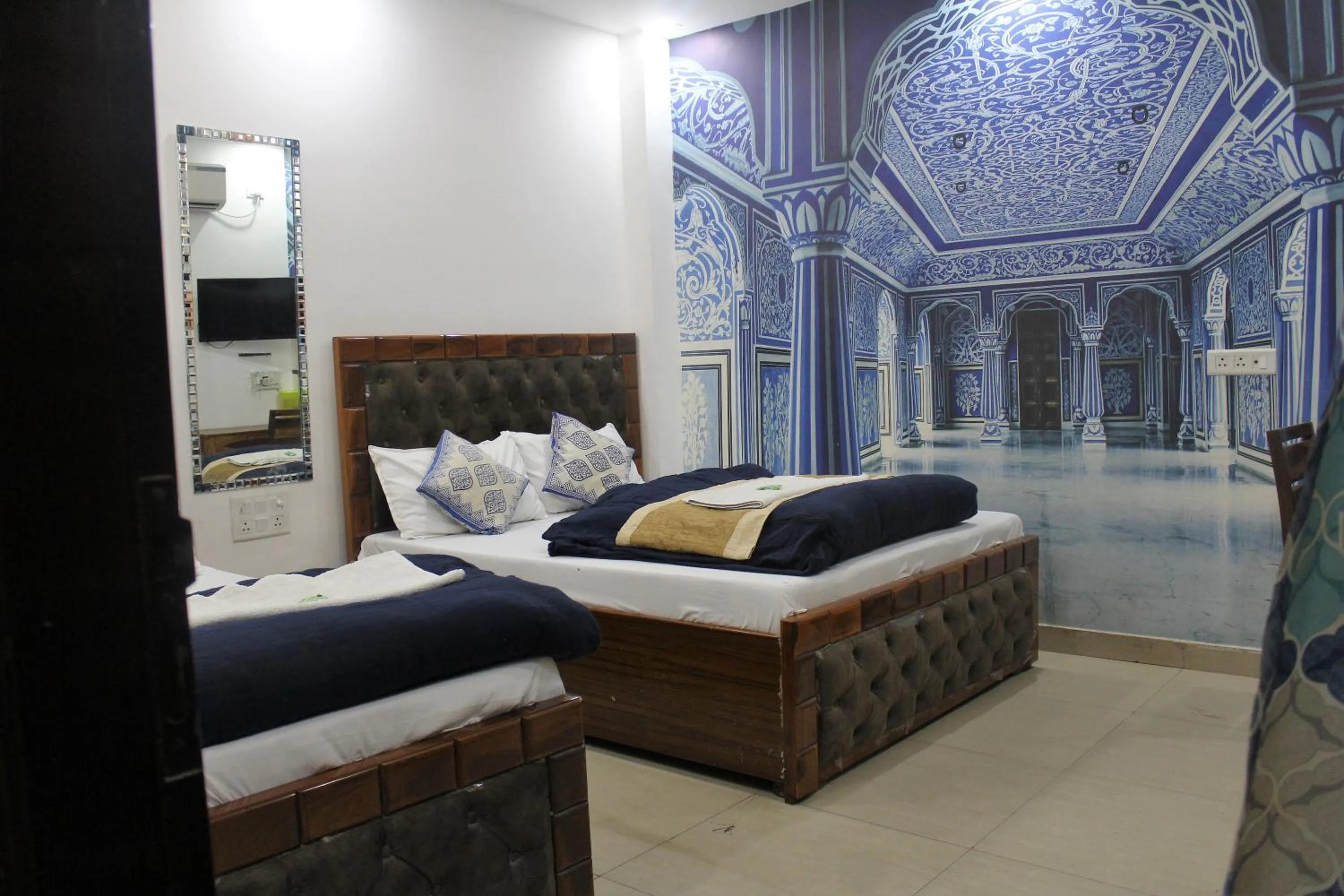 Bed in Hotel Yes Boss International- Awarded Best Hotel 2025 in Budget Category