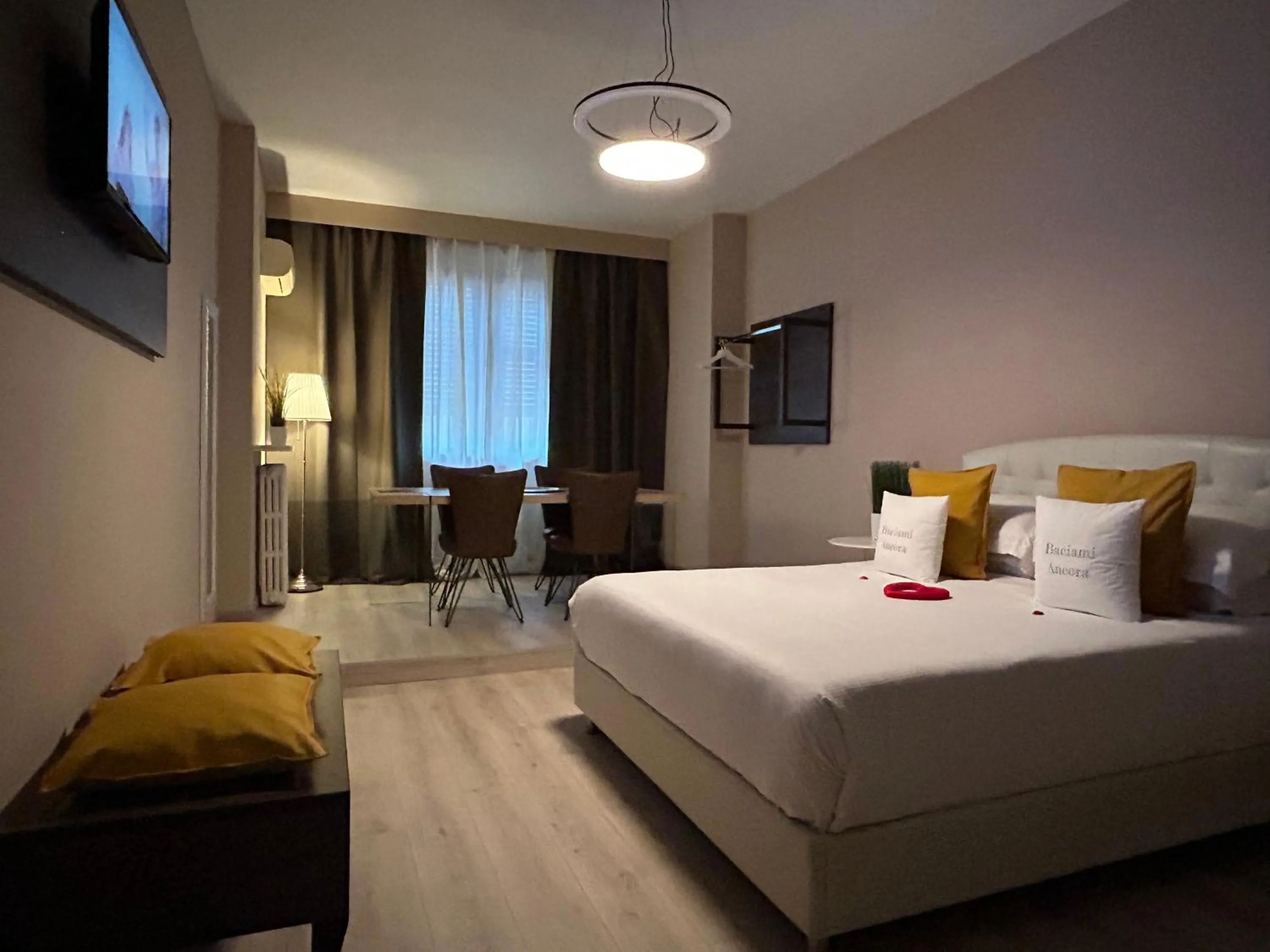 TV and multimedia, Bed in B&B Baciami Ancora