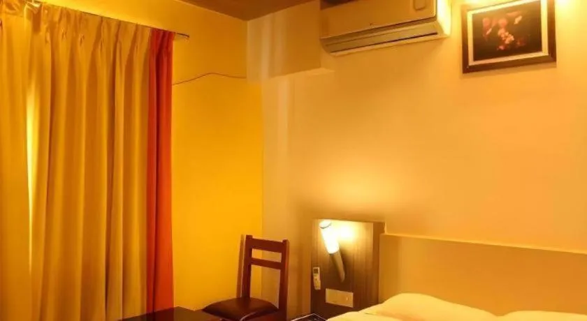 Bed in Hotel Colva Kinara