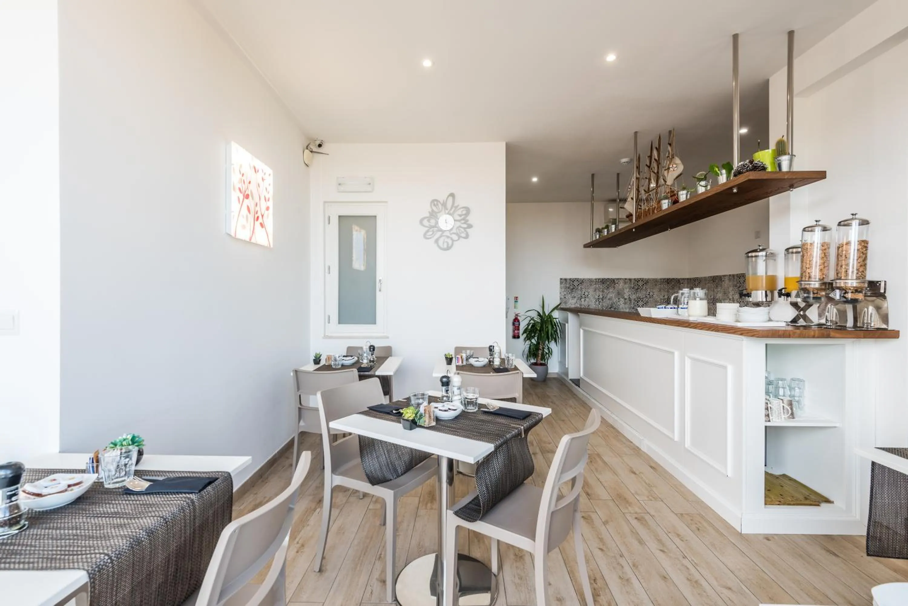 Restaurant/places to eat in Tano's Boutique Guesthouse