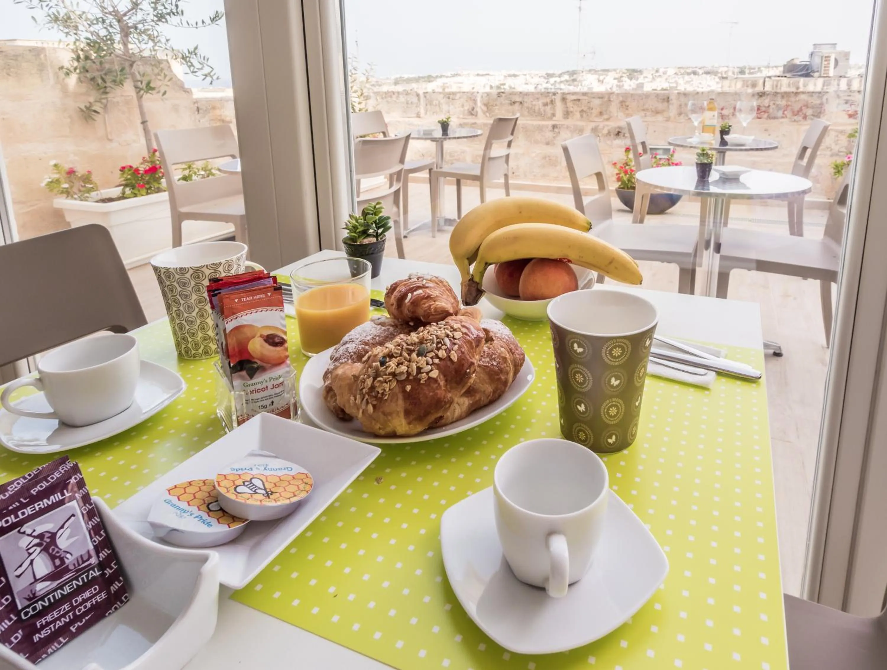 Breakfast in Tano's Boutique Guesthouse