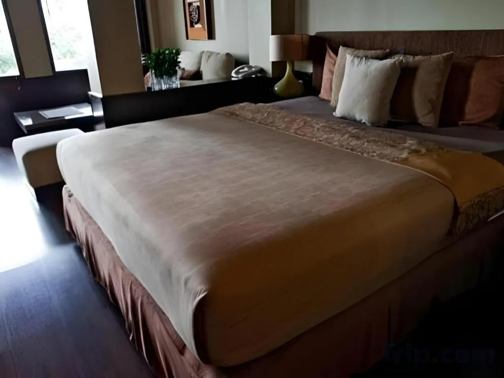 Bed in The Valley Resort Hotel