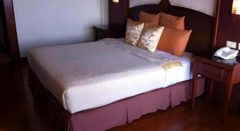 Bed in The Valley Resort Hotel