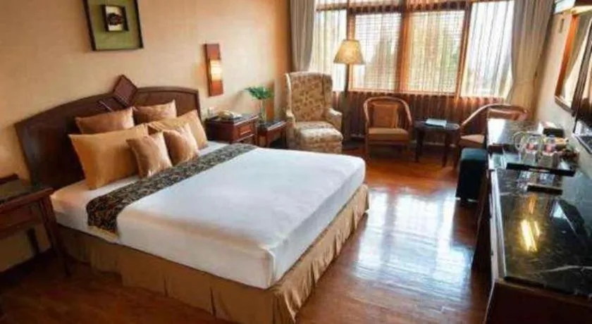 Bed in The Valley Resort Hotel