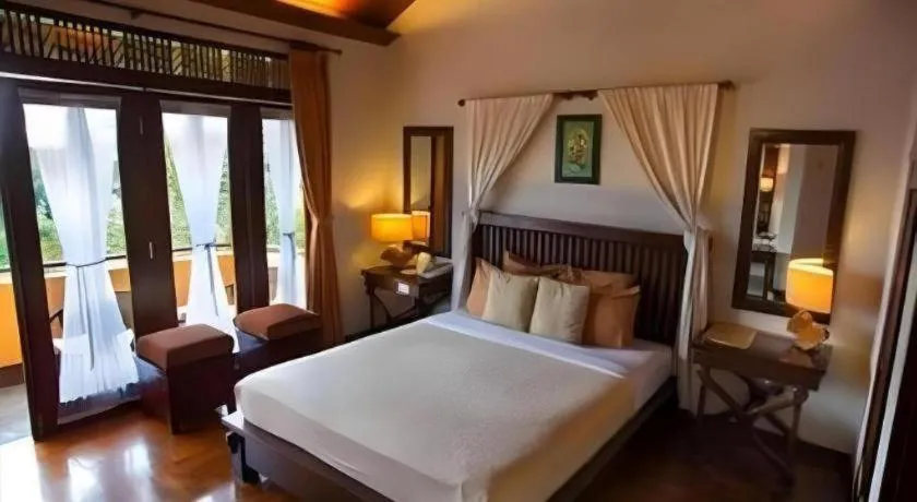 Bed in The Valley Resort Hotel