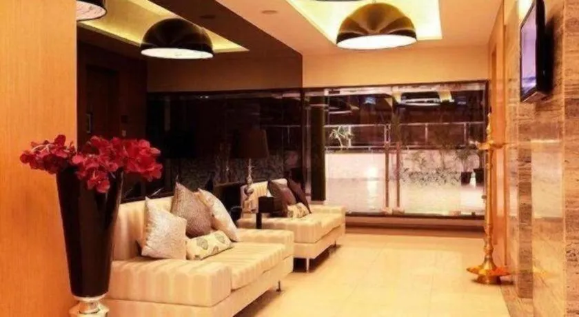 Mumbai Metro - The Executive Hotel