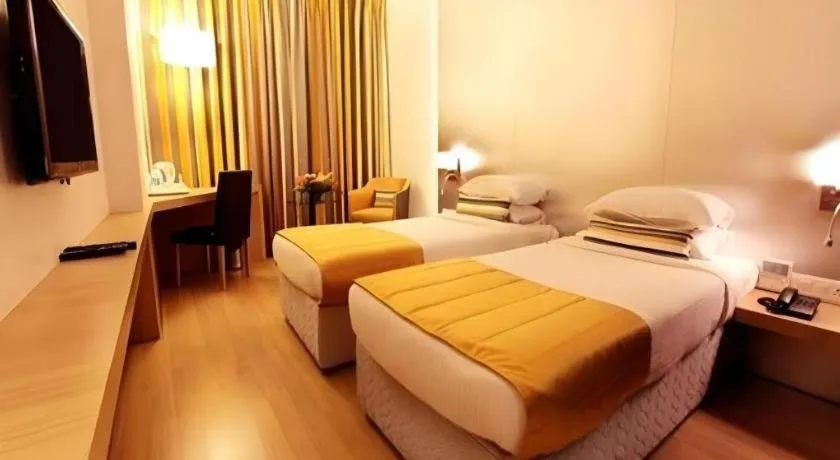 Bed in Mumbai Metro - The Executive Hotel