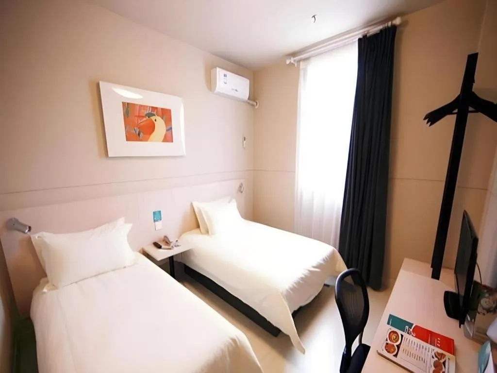 Bed in Jinjiang Inn Baotou Train Station Banch