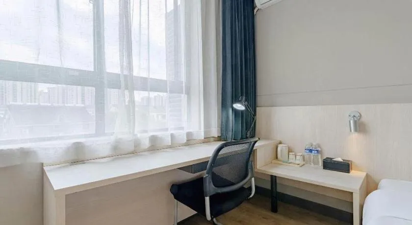 Bed in Jinjiang Inn Shanghai International Tourism and Resorts Zone Kangxin Highway Branch
