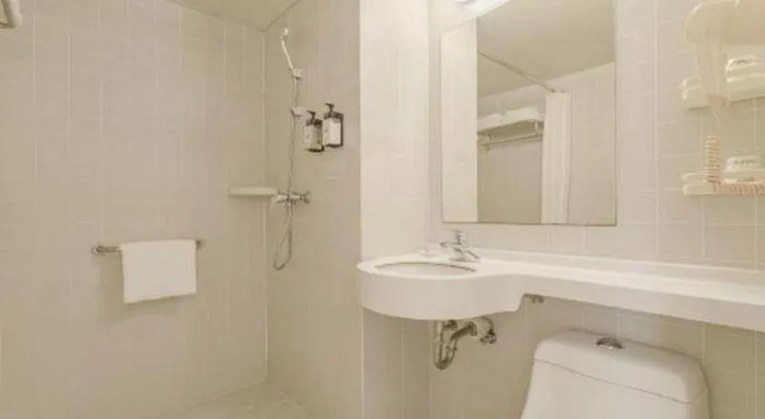 Jinjiang Inn Shanghai International Tourism and Resorts Zone Kangxin Highway Branch