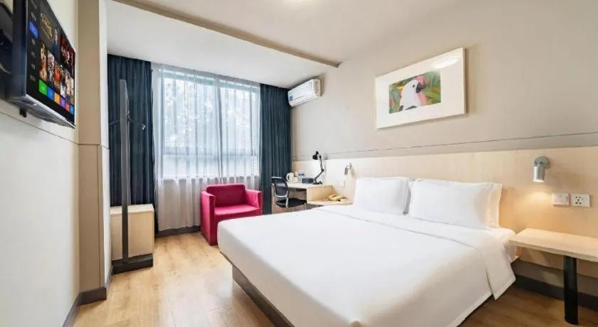 Bed in Jinjiang Inn Shanghai International Tourism and Resorts Zone Kangxin Highway Branch