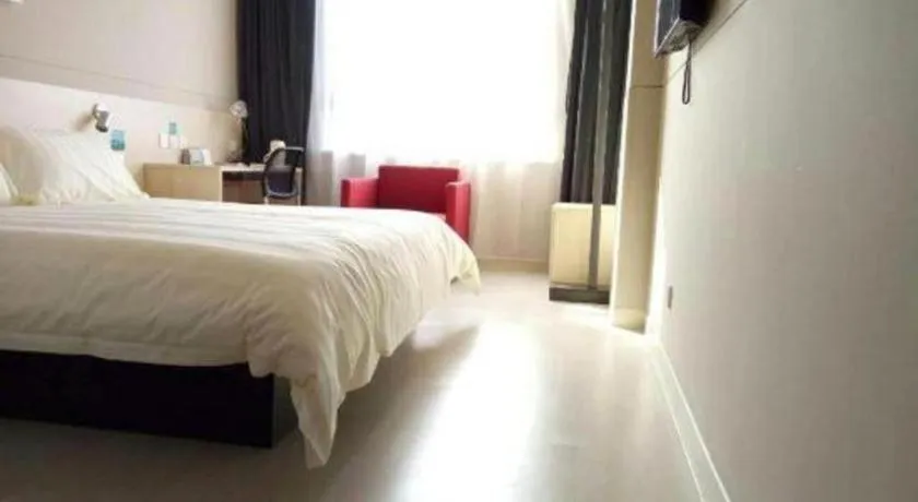 Bed in Jinjiang Inn Shanghai International Tourism and Resorts Zone Kangxin Highway Branch
