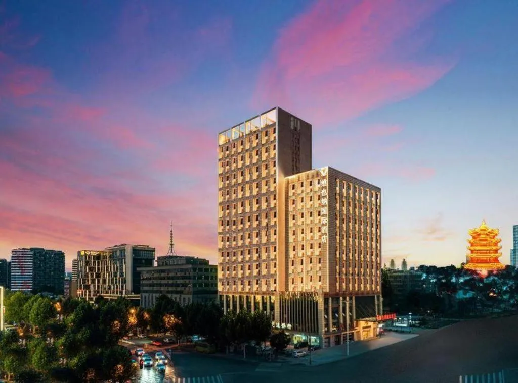 Vienna International Hotel Wuhan Huanghelou Pengliuyang Metro Station