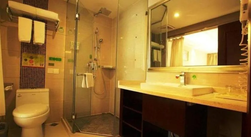 Vienna International Hotel Wuhan Huanghelou Pengliuyang Metro Station