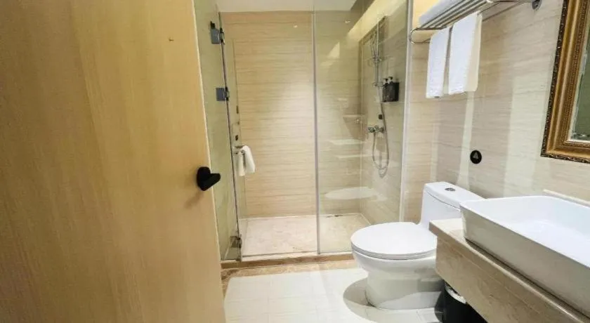 Vienna International Hotel Wuhan Huanghelou Pengliuyang Metro Station