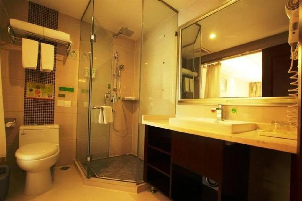 Vienna International Hotel Wuhan Huanghelou Pengliuyang Metro Station