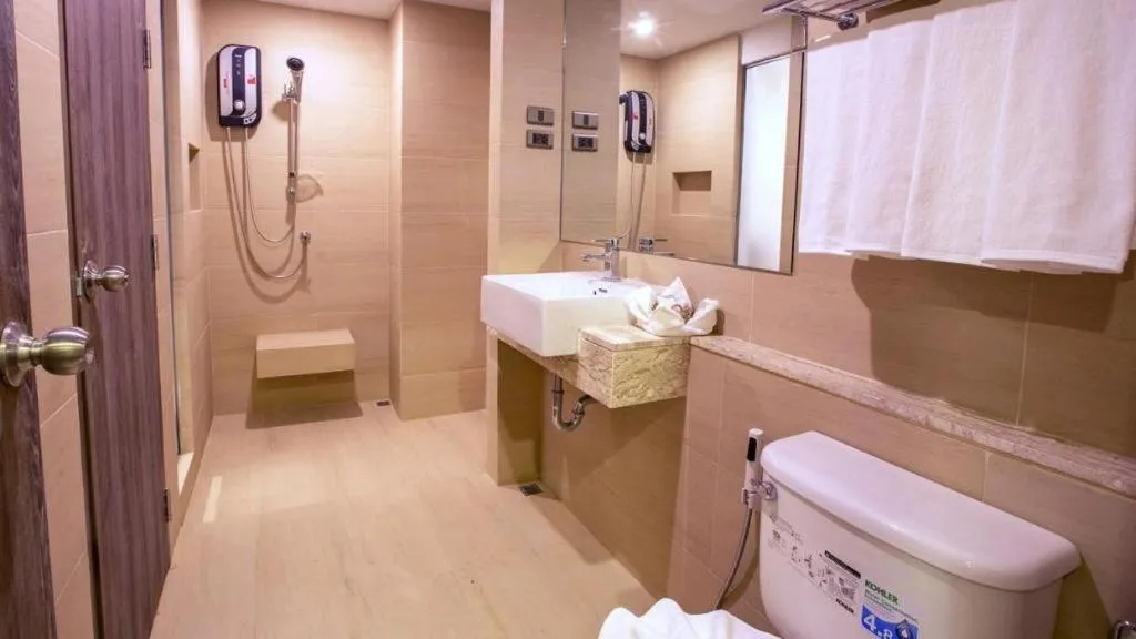 B2 Bangna Premier Hotel