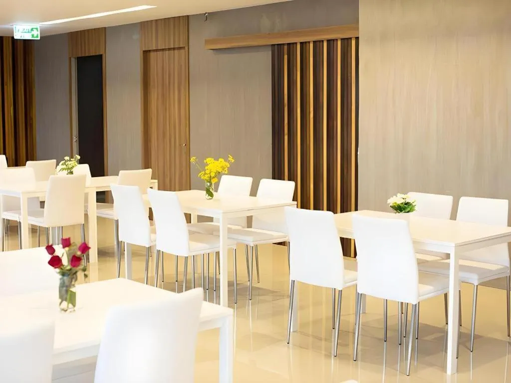 B2 Bangna Premier Hotel