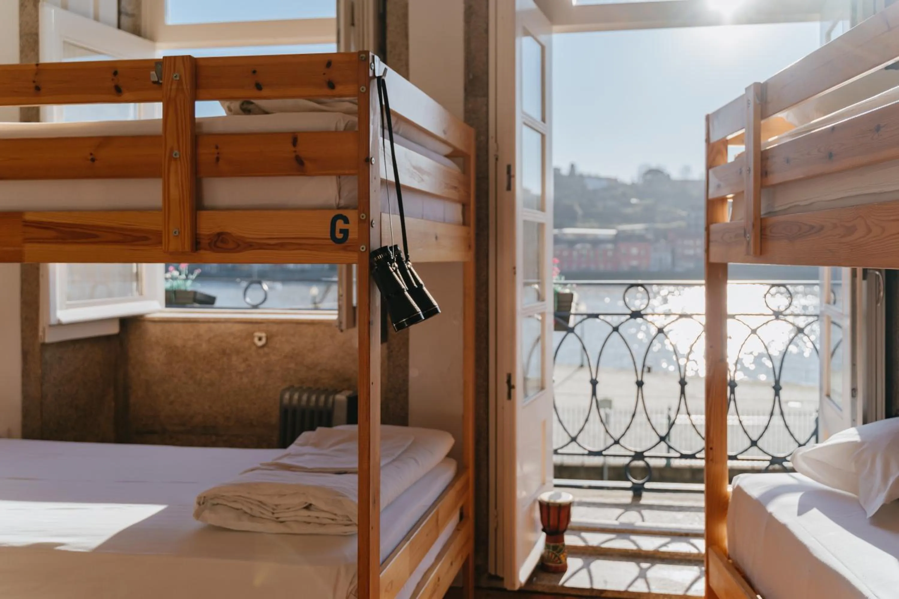 River view, Bed in Happy Porto Hostel