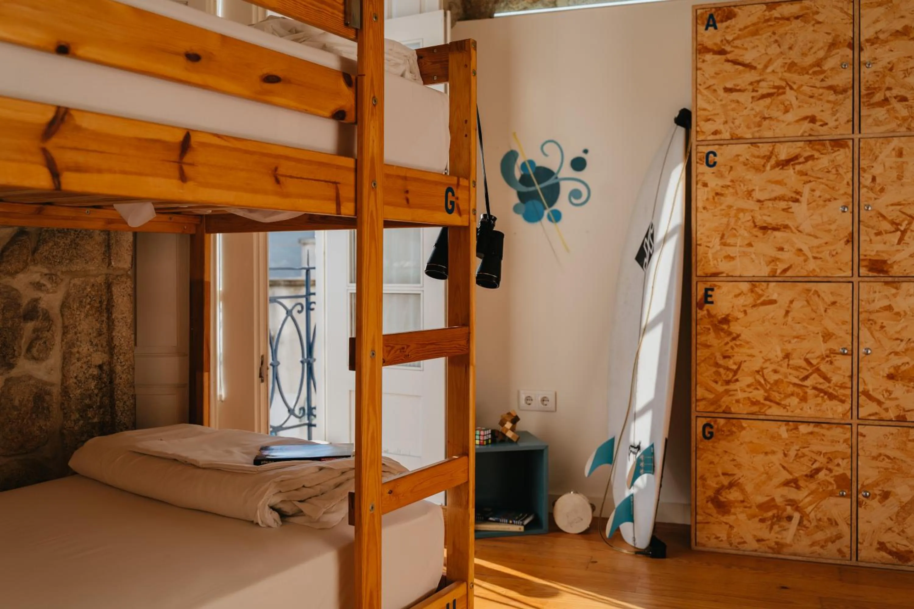 Photo of the whole room, Bed in Happy Porto Hostel