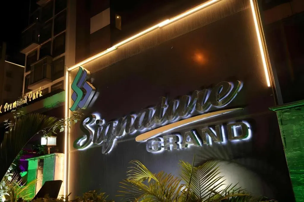 Hotel Signature Grand
