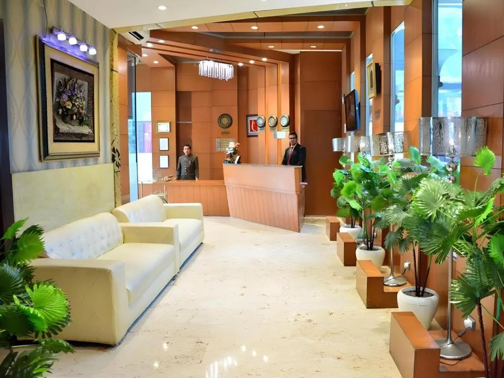 Hotel Signature Grand