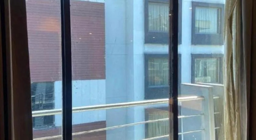 Hotel Signature Grand