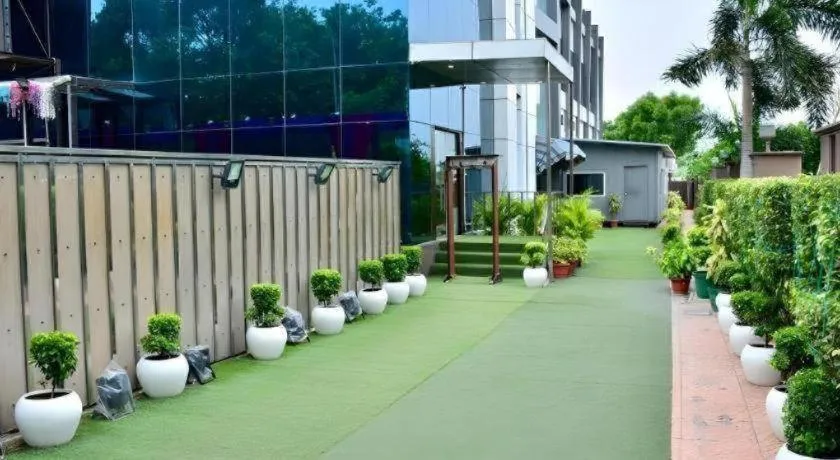 Hotel Signature Grand