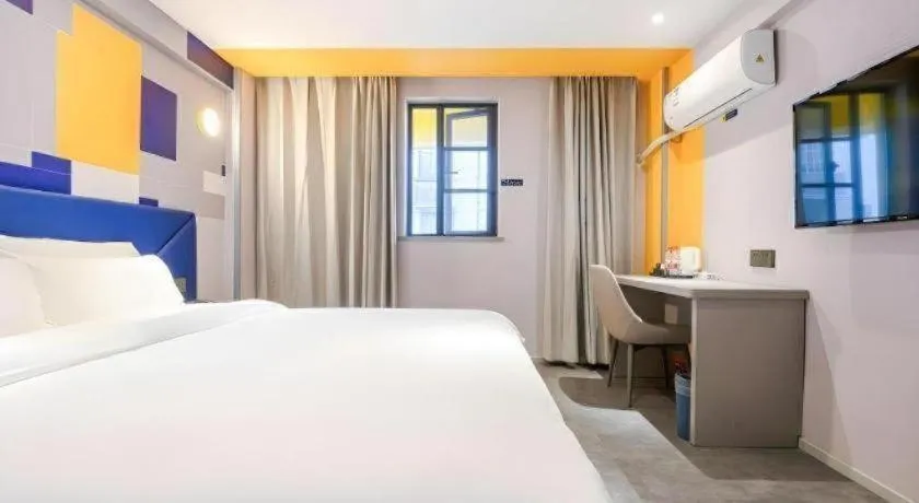 Bed in 7 Days Inn Fuzhou Three Lanes and Seven Alleys Dongjiekou Metro Station