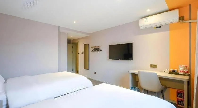 Bed in 7 Days Inn Fuzhou Three Lanes and Seven Alleys Dongjiekou Metro Station