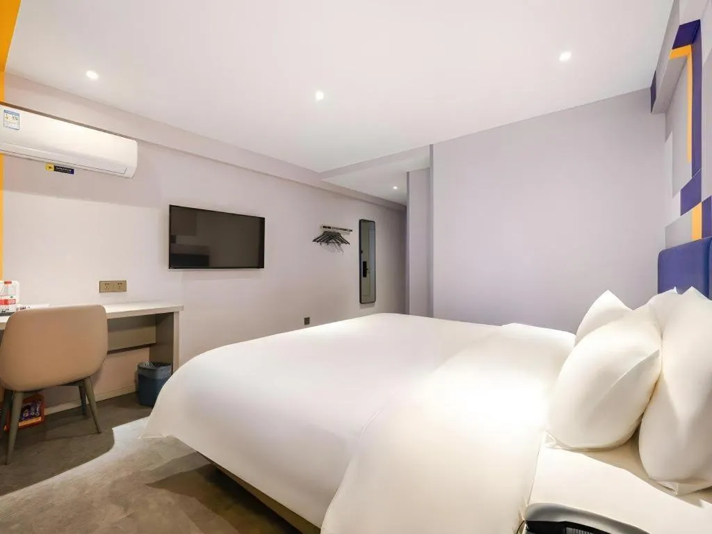 Bed in 7 Days Inn Fuzhou Three Lanes and Seven Alleys Dongjiekou Metro Station