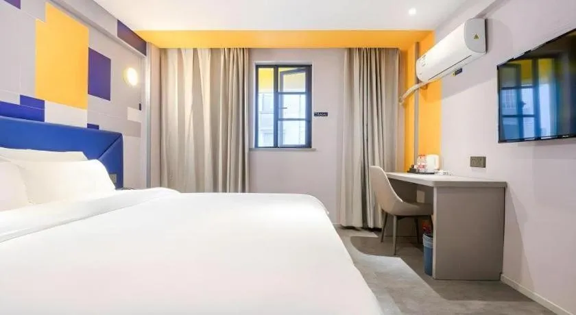 Bed in 7 Days Inn Fuzhou Three Lanes and Seven Alleys Dongjiekou Metro Station