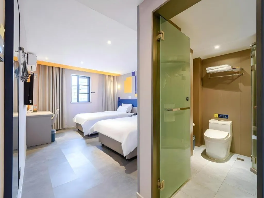 Bed in 7 Days Inn Fuzhou Three Lanes and Seven Alleys Dongjiekou Metro Station