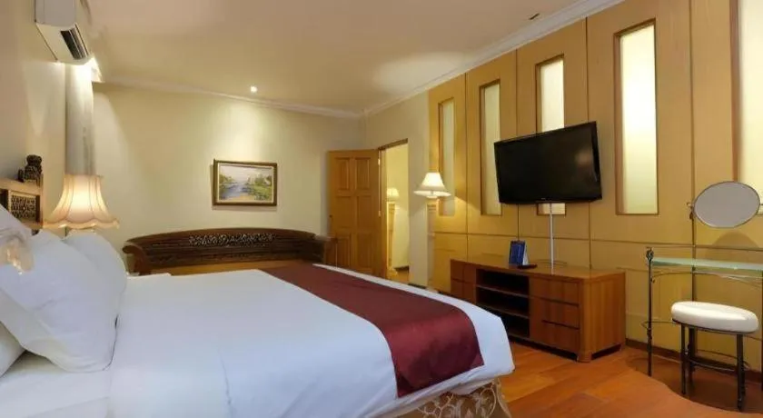 Bed in Diamond Hotel Solo