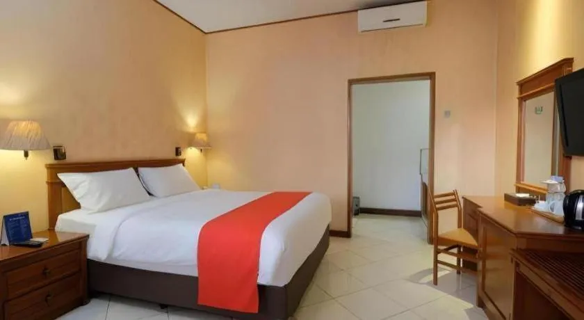 Bed in Diamond Hotel Solo