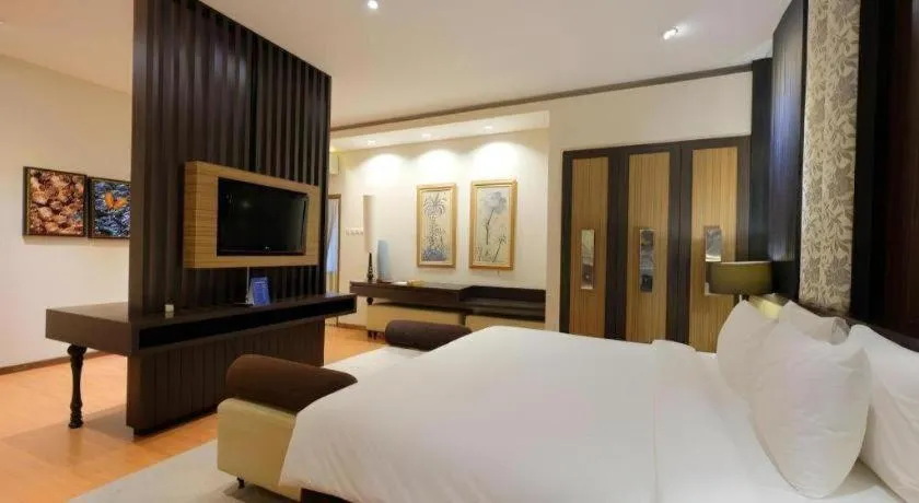 Bed in Diamond Hotel Solo