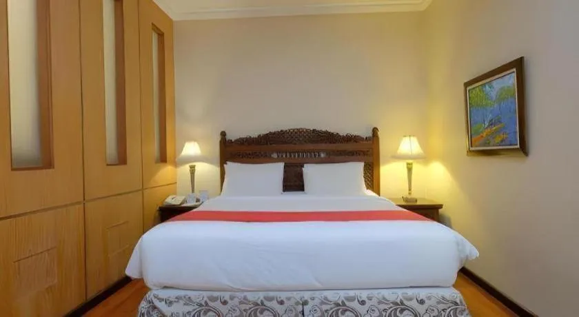Bed in Diamond Hotel Solo