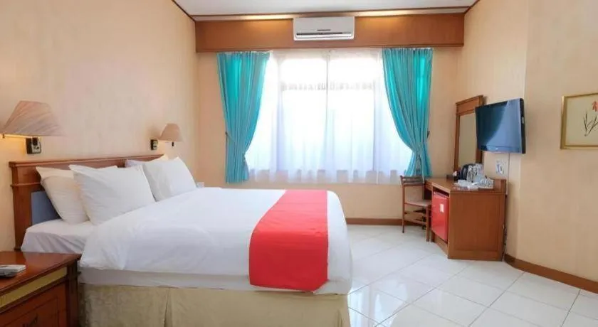 Bed in Diamond Hotel Solo