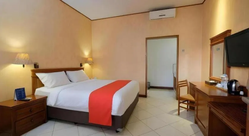 Bed in Diamond Hotel Solo