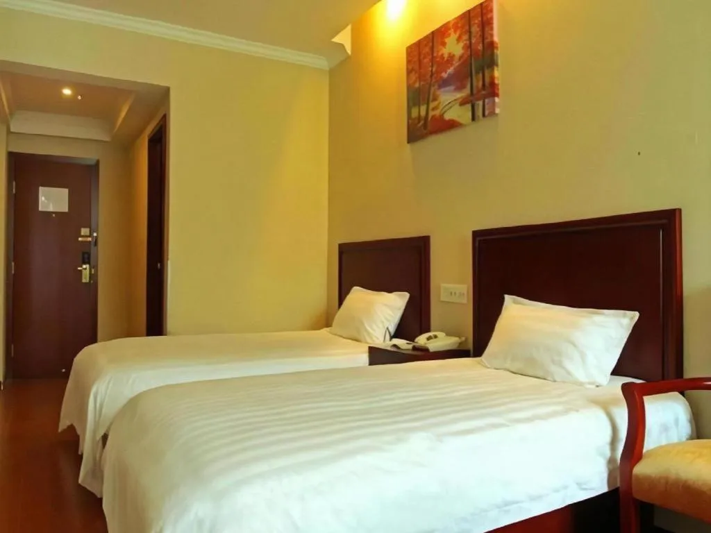 Bed in GreenTree Inn Changzhou Times Plaza Business Hotel