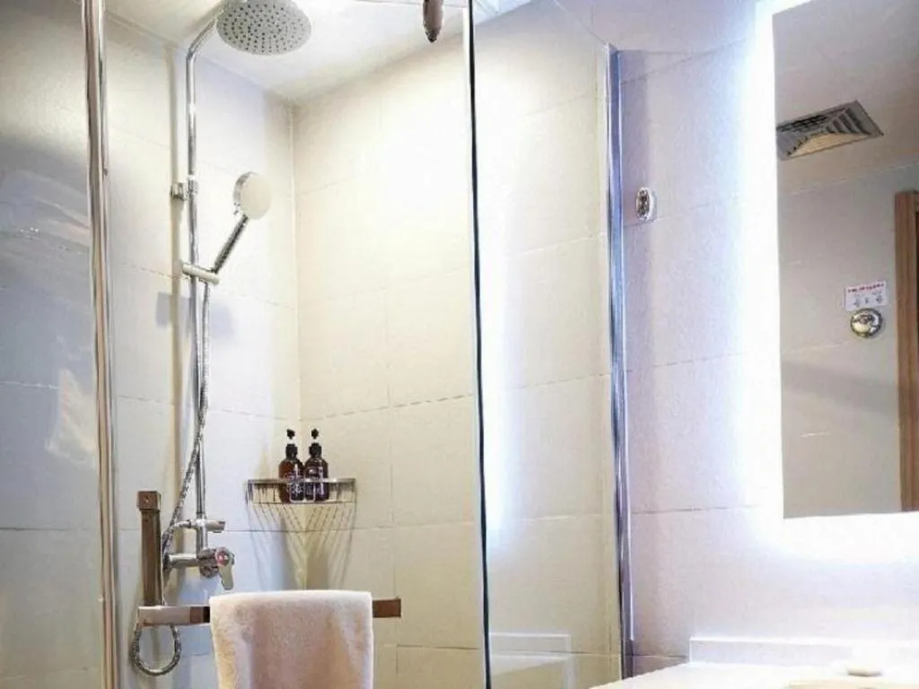 Bed in GreenTree Inn Changzhou Times Plaza Business Hotel